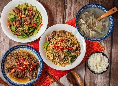  Shacha Beef Noodles: Uma Sinfonia de Sabores Picantes e Uma Textura Indescritível!